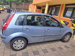 Blau Gebraucht 2007 Ford Fiesta Style Kleinwagen | 2.500 € (Etwas zu teuer)