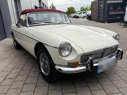 Weiß Gebraucht 1973 MG B Cabrio | 20.500 €