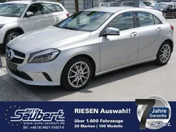 Silber metallic Gebraucht 2017 Mercedes A180 Urban Limousine | 19.390 € (Fairer Preis)
