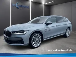 Pebble silber metallic Gebraucht 2024 Skoda Superb LAURIN & KLEMENT Kombi | 45.980 €