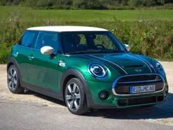 Grün Gebraucht 2020 Mini Cooper S Kleinwagen | 22.900 € (Etwas zu teuer)
