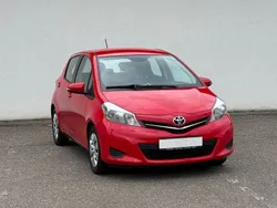 Rot Gebraucht 2013 Toyota Yaris Life Limousine | 7.490 € (Fairer Preis)