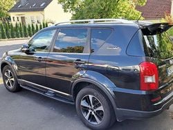 Schwarz Gebraucht 2016 Ssangyong (KGM) Rexton SUV | 10.500 €