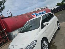 Weiß Gebraucht 2012 Mercedes B180 Van / Kleinbus | 9.500 €