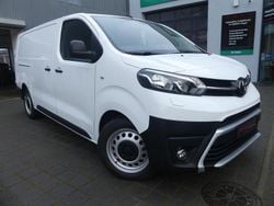 Weiss (metallic) Gebraucht 2022 Toyota Proace Van / Kleinbus | 21.800 €