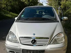 Grau Gebraucht 2001 Mercedes A160 Kleinwagen | 1.600 € (Fairer Preis)