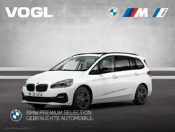 Weiß Gebraucht 2021 BMW 220 Gran Tourer Sport Line Van / Kleinbus | 20.970 € (Fairer Preis)