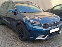 Blau Gebraucht 2016 Kia Niro Spirit SUV | 16.900 € (Etwas zu teuer)