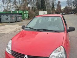 Rot Gebraucht 2010 Renault Clio II Limousine | 2.280 € (Fairer Preis)