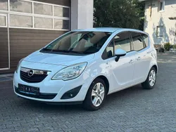 Weiß Gebraucht 2011 Opel Meriva Design Edition Van / Kleinbus | 7.500 € (Fairer Preis)