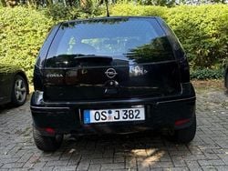 Schwarz Gebraucht 2005 Opel Corsa Cosmo Limousine | 999 € (Fairer Preis)