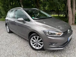 Grau Gebraucht 2015 VW Golf Sportsvan Highline Van / Kleinbus | 14.499 € (Fairer Preis)