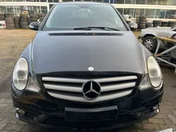 Schwarz Gebraucht 2008 Mercedes R320 Van / Kleinbus | 2.150 €