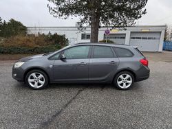 Grau Gebraucht 2012 Opel Astra Kombi | 3.790 € (Superpreis)