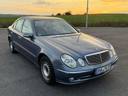 Grau Gebraucht 2005 Mercedes E280 Avantgarde Limousine | 4.890 € (Fairer Preis)