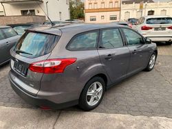Braun Gebraucht 2015 Ford Focus Ambiente Kombi | 7.590 € (Fairer Preis)