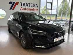 Agate black metallic Gebraucht 2024 Ford Focus ST-Line Kombi | 24.890 € (Superpreis)