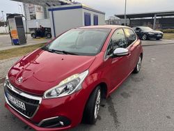 Rot Gebraucht 2016 Peugeot 208 Allure Kleinwagen | 8.000 € (Guter Preis)