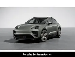 Gruen Neu 2025 Porsche Macan Turbo SUV | 137.098 € (Guter Preis)