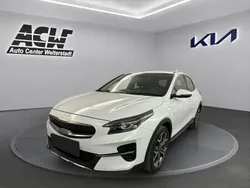 Weiß Gebraucht 2022 Kia XCeed Spirit SUV | 22.477 € (Guter Preis)