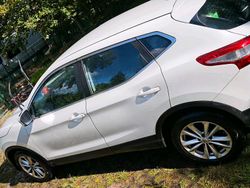Weiß Gebraucht 2015 Nissan Qashqai SUV | 8.000 € (Guter Preis)