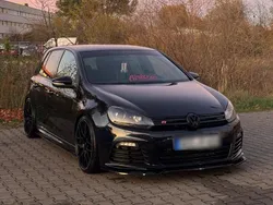 Schwarz Gebraucht 2011 VW Golf VI R Limousine | 20.000 €