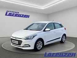 Weiß Gebraucht 2015 Hyundai i20 Trend Limousine | 9.980 € (Fairer Preis)