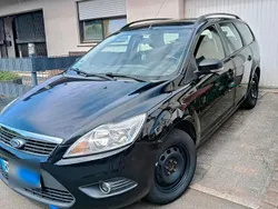 Schwarz Gebraucht 2010 Ford Focus Kombi | 2.900 € (Fairer Preis)