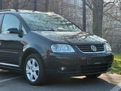 Schwarz Gebraucht 2005 VW Touran Highline Van / Kleinbus | 5.490 €