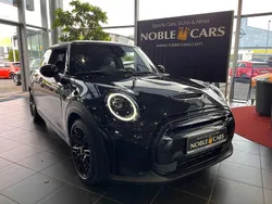 Schwarz Gebraucht 2023 Mini Cooper SE Classic Kleinwagen | 19.690 € (Guter Preis)