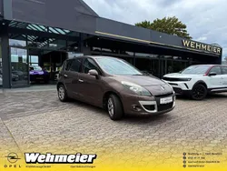 Braun Gebraucht 2010 Renault Scénic III Dynamique Van / Kleinbus | 3.650 € (Teuer)