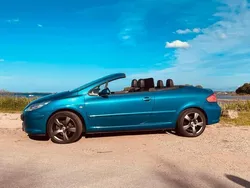 Blau Gebraucht 2007 Peugeot 307 CC Cabrio | 7.895 €