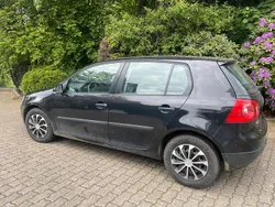 Schwarz Gebraucht 2004 VW Golf V Kleinwagen | 2.750 € (Fairer Preis)