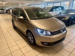 Beige Gebraucht 2014 VW Touran Highline Van / Kleinbus | 10.899 € (Fairer Preis)
