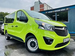 Grün Gebraucht 2016 Opel Vivaro Van | 13.990 € (Teuer)