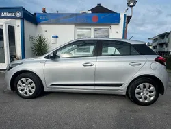 Silber Gebraucht 2017 Hyundai i20 Classic Kleinwagen | 8.850 € (Fairer Preis)