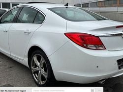 Weiß Gebraucht 2010 Opel Insignia Sport Limousine | 3.650 € (Guter Preis)