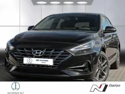 Schwarz Gebraucht 2024 Hyundai i30 Advantage Limousine | 23.490 € (Fairer Preis)