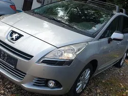 Silber Gebraucht 2010 Peugeot 5008 Premium Van / Kleinbus | 3.750 € (Guter Preis)