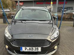 Grau Gebraucht 2015 Ford S-MAX Titanium Van / Kleinbus | 9.990 € (Guter Preis)