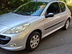 Silber Gebraucht 2010 Peugeot 206+ Kleinwagen | 2.940 € (Fairer Preis)