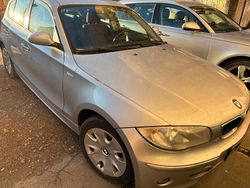 Grau Gebraucht 2005 BMW 118 Kleinwagen | 2.500 € (Fairer Preis)