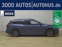 Chromablau metallic Gebraucht 2023 Ford Focus ST-Line Kombi | 18.980 € (Guter Preis)