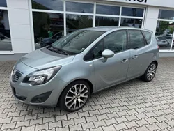 Silber Gebraucht 2011 Opel Meriva Innovation Van / Kleinbus | 3.999 € (Guter Preis)