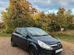 Blau Gebraucht 2010 Opel Corsa Limousine | 2.950 € (Guter Preis)
