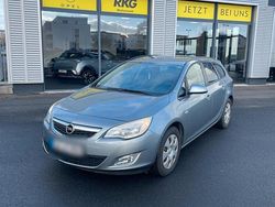 Silber Gebraucht 2011 Opel Astra Kombi | 2.850 € (Guter Preis)