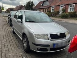 Silber Gebraucht 2006 Skoda Fabia Kleinwagen | 1.000 € (Guter Preis)