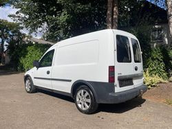 Weiß Gebraucht 2005 Opel Combo Van / Kleinbus | 1.200 € (Superpreis)