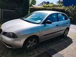 Silber Gebraucht 2004 Seat Ibiza Limousine | 600 € (Superpreis)