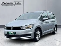 Silber Gebraucht 2016 VW Touran Comfortline Van / Kleinbus | 18.490 € (Fairer Preis)
